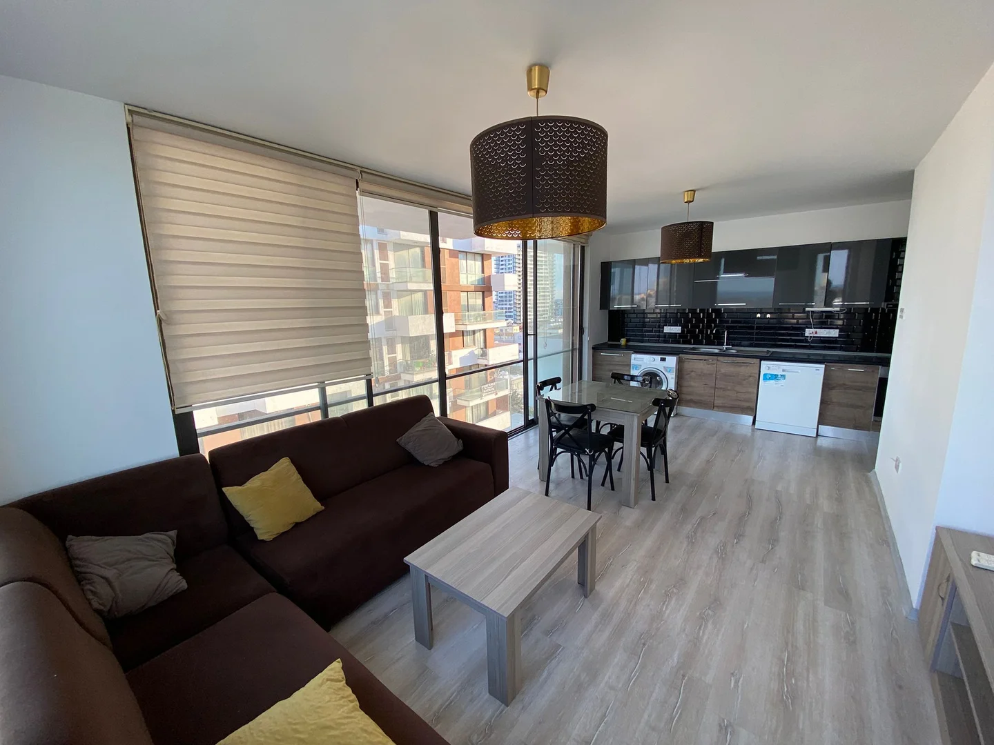 MAĞUSA SAKARYA'DA ÜNİVERSİTEYE YAKIN HAVUZLU SİTEDE DENİZ MANZARALI 2+1 SATILIK DAİRE — Gazimağusa